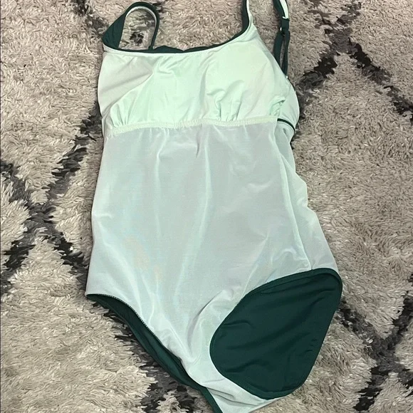 🎉HP🎉Cupshe Green One Piece Swimsuit - Picture 8 of 8